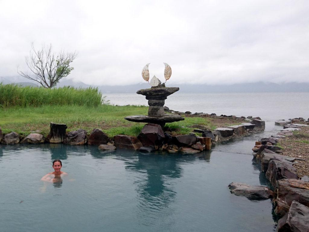 il meraviglioso rotenburo di Ikeno-yu, sul Lago Kussharo: pioveva... eravamo soli!