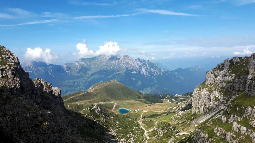 La splendida vista del Grignone e del rifugio Lecco dall'attacco della nostra via