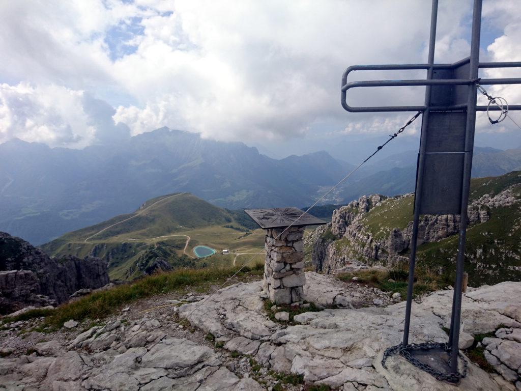 Ultima foto dalla cima guardando verso il rifugio Lecco