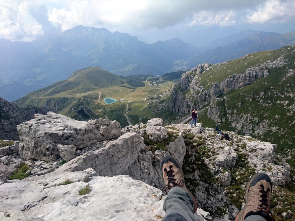 Erica nella piazzola dove siamo atterrati al termine della nostra via