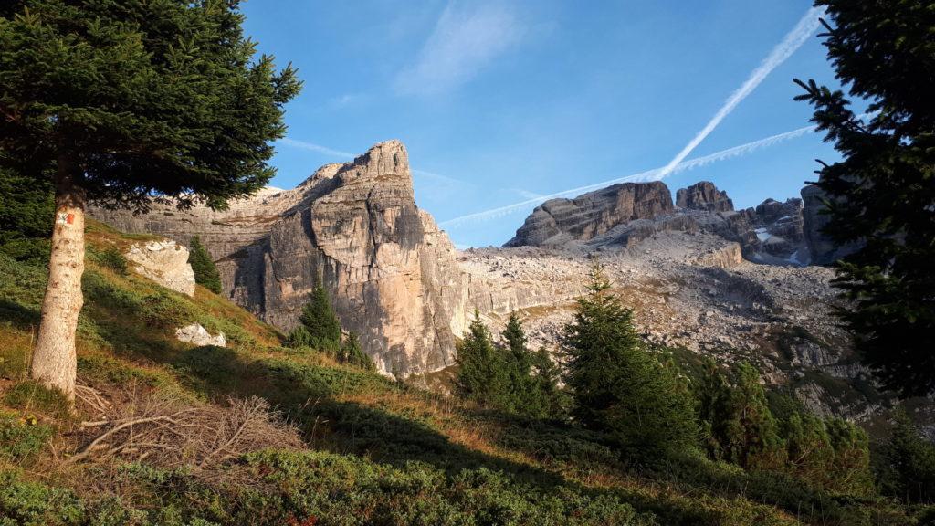 Altra angolatura del primo torrione della Corna Rossa