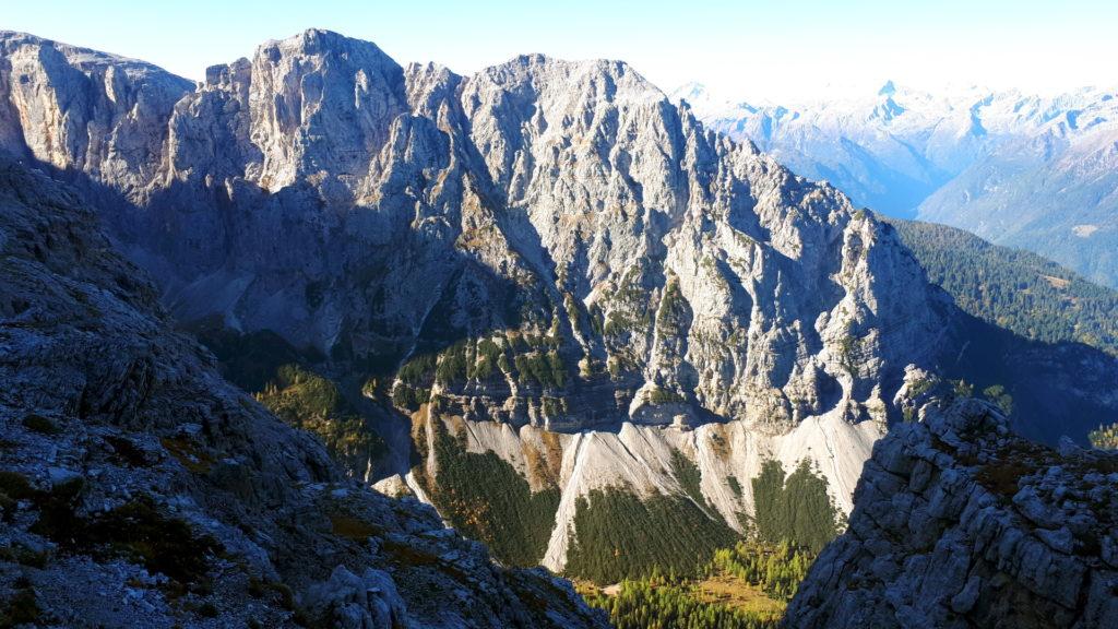 abbiamo doppiato lo spigolo e la vista si apre sulla Val Brenta