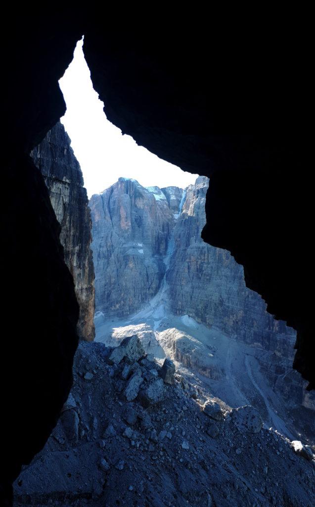 Cima Tosa e Canalone Neri (spelatissimo!) proprio di fronte a noi