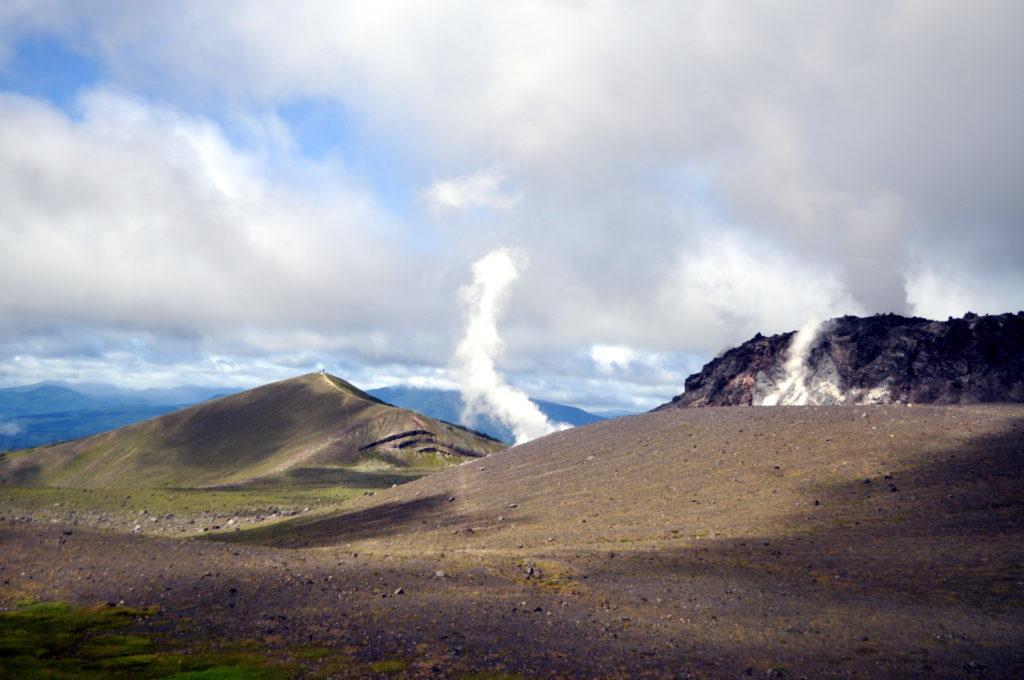 la caldera del Mt Tarumaesan: sembra di stare sulla luna