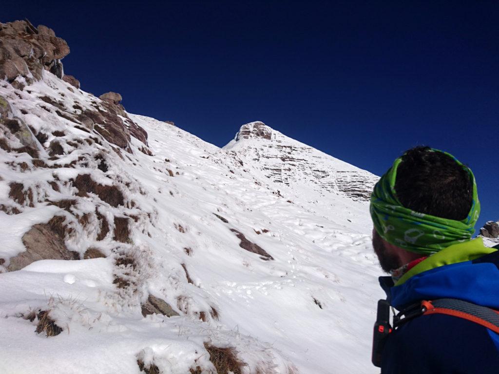 noi invece dobbiamo guadagnare la cresta del Farno che porta in direzione della cima