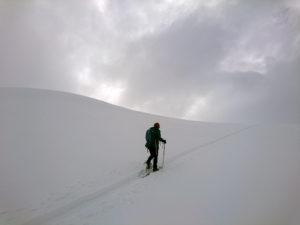 Proseguiamo verso la vetta su una polvere fantastica