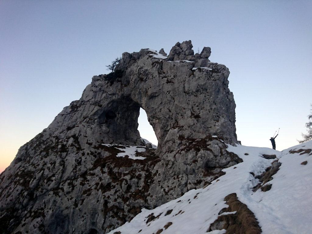 l&#039;Arco di Prada e Beach che fa il scemo