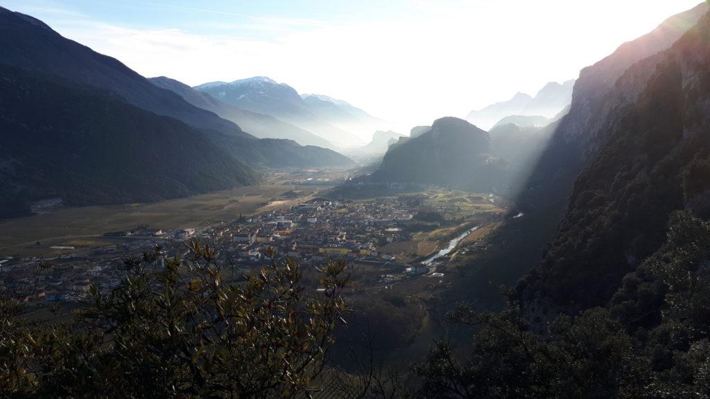 una Valle del Sarca in grande spolvero oggi: con le ultime luci del sole regala scorci incantati