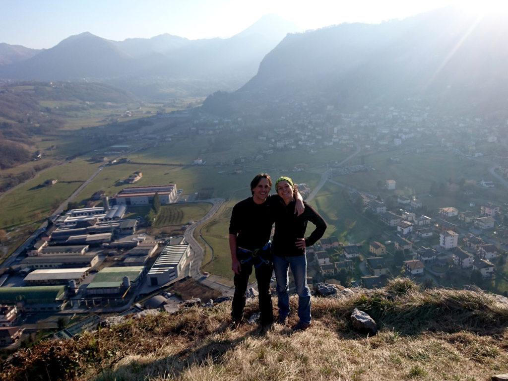 soddisfatti sulla cima della Rocca di Baiedo!