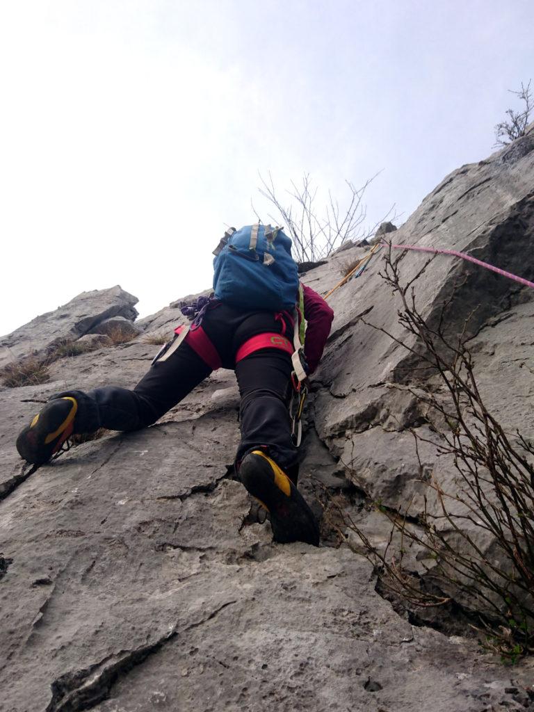 passaggino in piccolo diedro sul quarto tiro