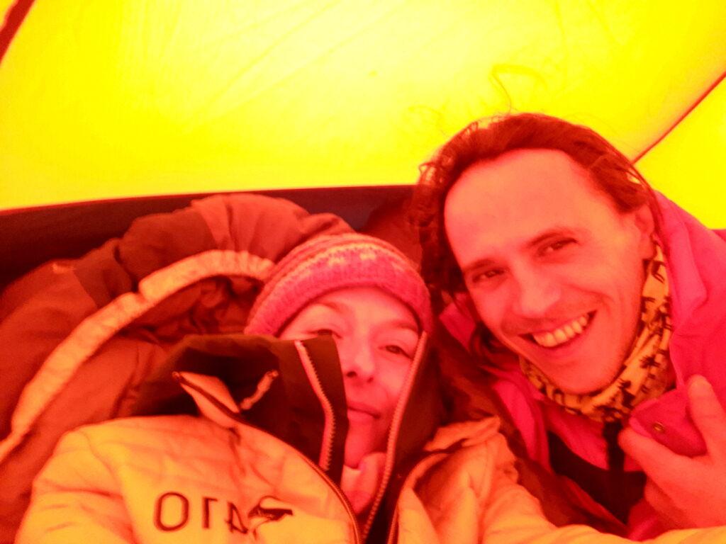 ma prima selfie in tenda in tenuta decisamente invernale