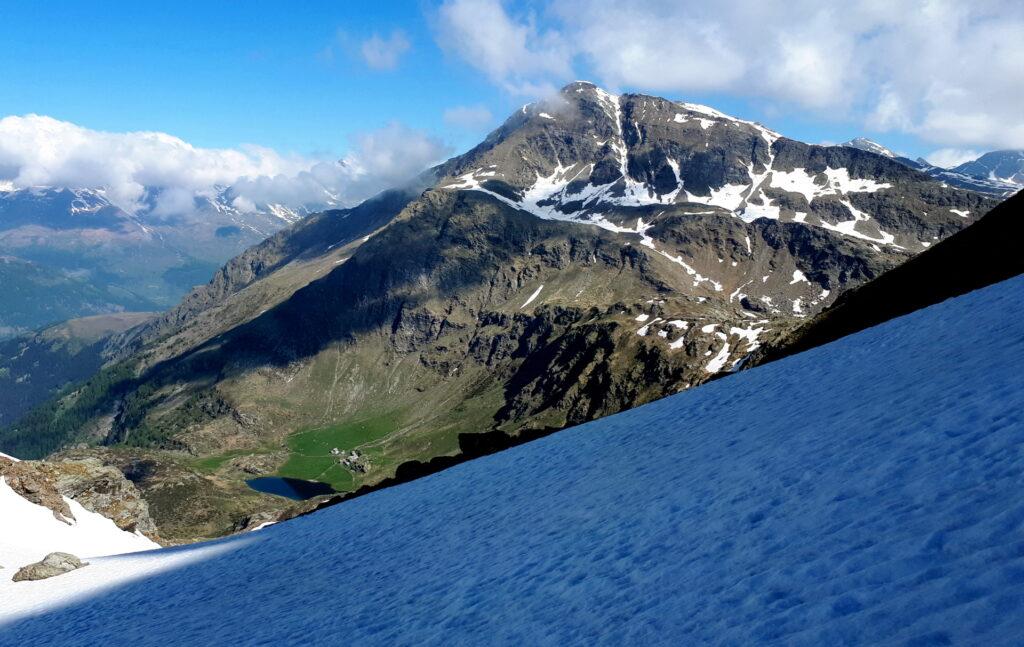 il Pizzo Groppera e sotto il lago di Angeloga dove abbiamo lasciato le nostre tende