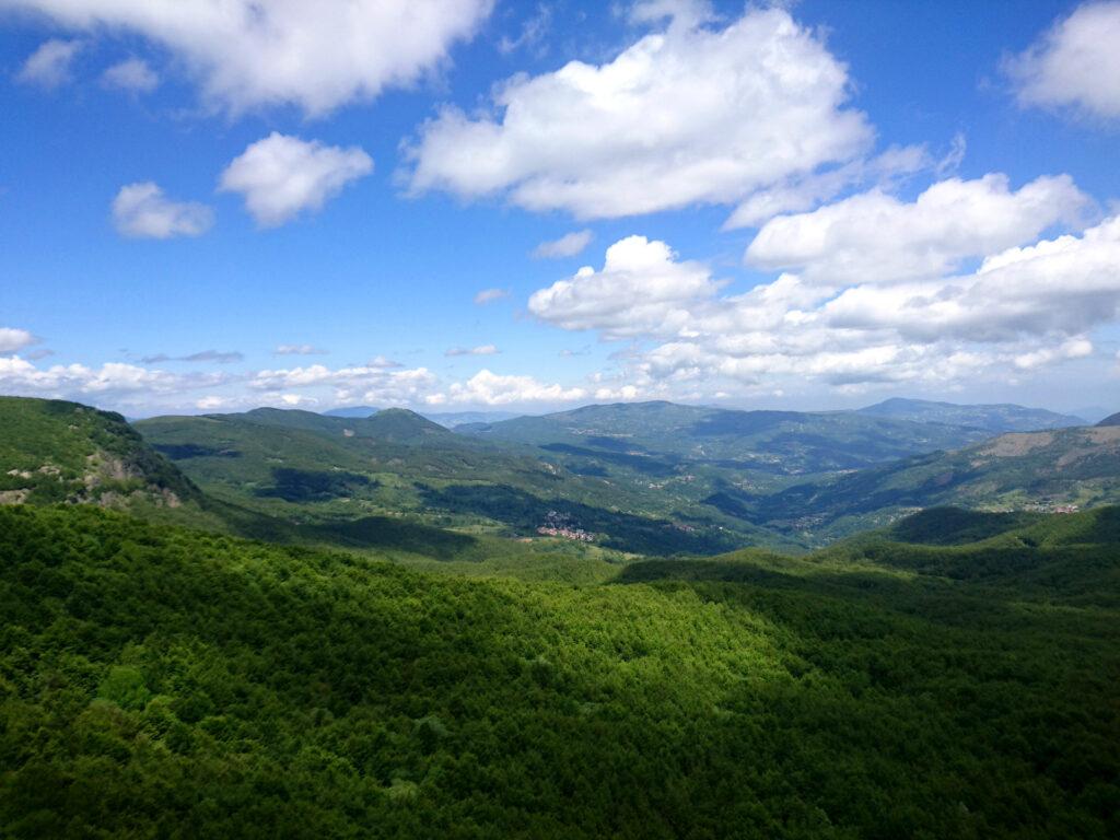 Vista verso valle dalla cima del Dente delle Ali