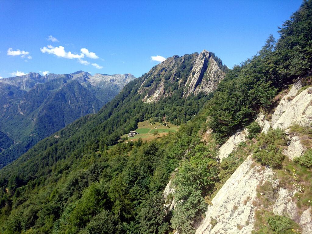 La vista dalla nostra via verso il settore sinistro delle Placche di Oriana