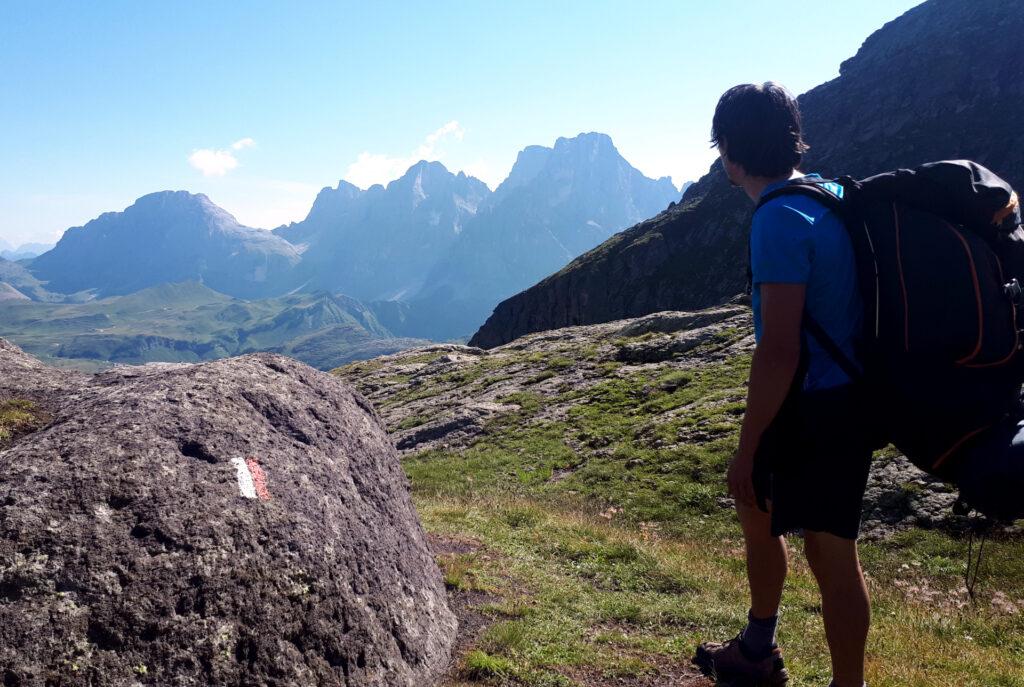 di fronte a noi le Pale di San Martino ci aspettano e non vediamo l'ora di arrivarci