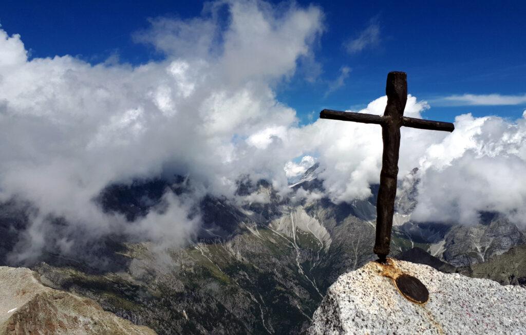 piccole croci di vetta: la Cima Lobbia Alta