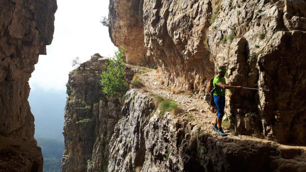 pezzettino attrezzato con corde fisse