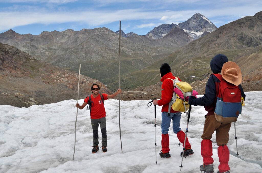 ne approfittiamo per riportare qualche palina a valle per le dovute riparazioni