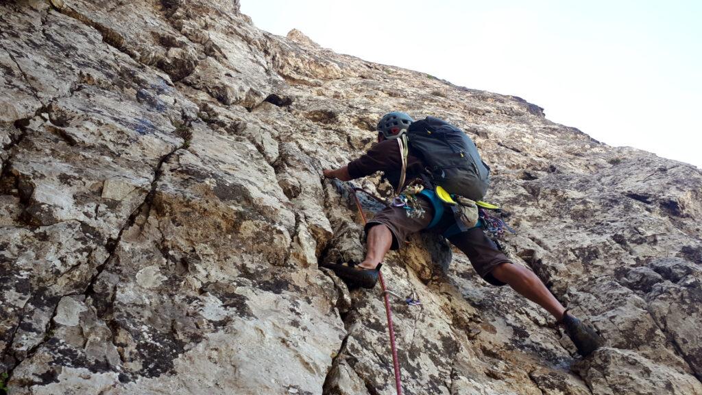 Gab sulla placca iniziale del tiro chiave della Bramani. Purtroppo dovrà mollare sul pezzo centrale strapiombante