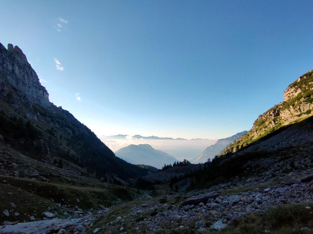 all&#039;alba si sale, lungo la val Solcio