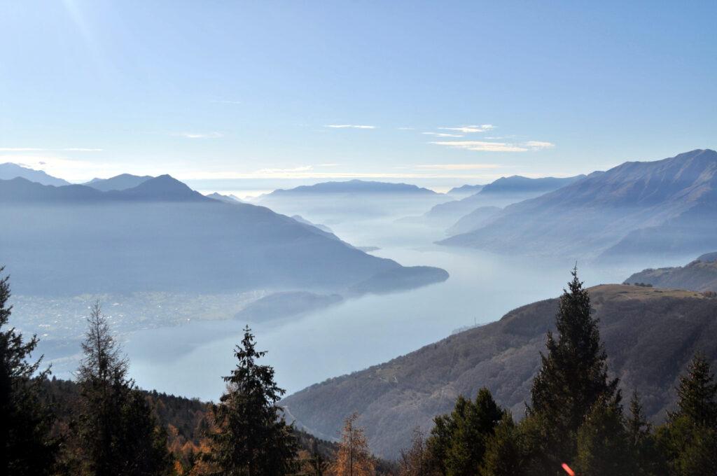 il Lago di Como e le sue nebbie