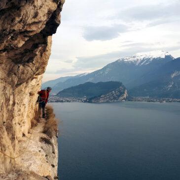 Sentiero dei Contrabbandieri: percorso alpinistico a picco sul Garda