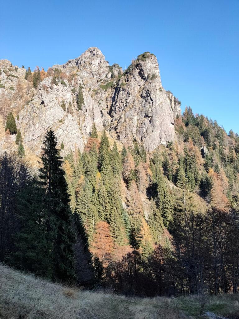 la vetta della Croce di Mincucco vista dalla casera Serada