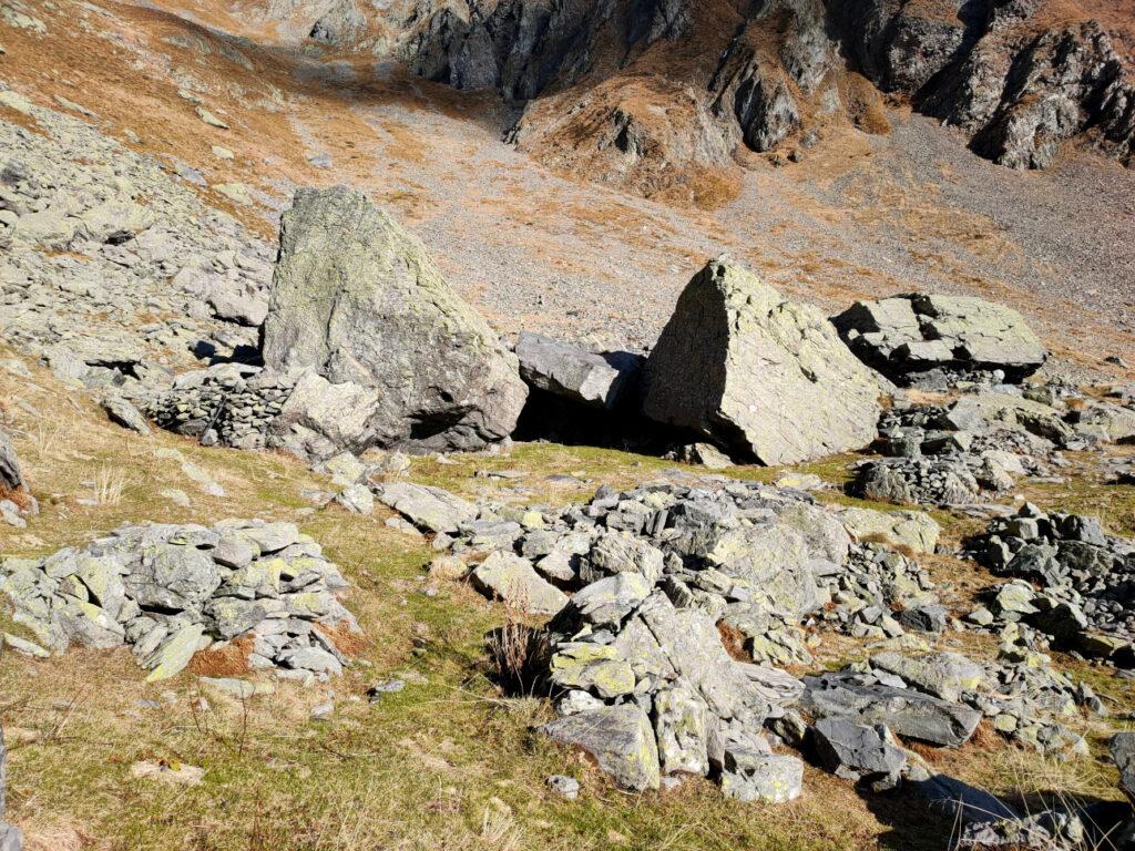 Grandi massi utilizzati come rifugio per i pastori