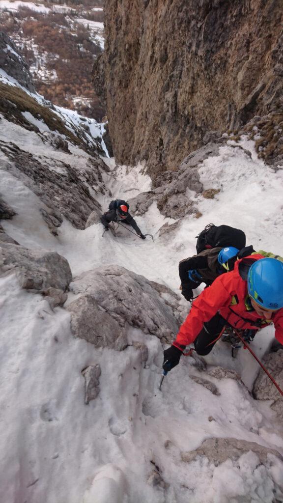 Questo è forse il pezzo più carino del canale, bello incastonato tra le rocce