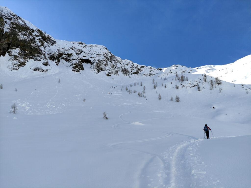 mano a mano che si sale la Val Vedrano diventa sempre più panoramica