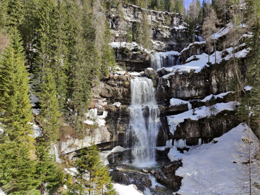 Le cascate di Mezzo di Vallesinella con la luce del pomeriggio