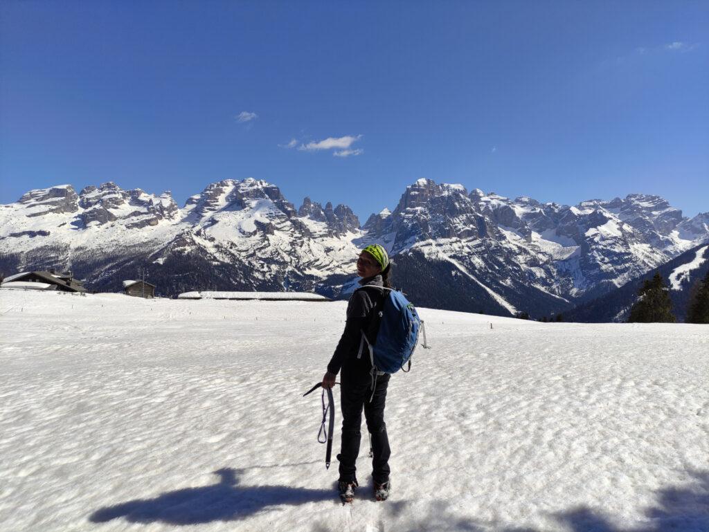 in vista di Malga Ritorto, un posto splendido (e facilmente raggiungibile) per osservare le Dolomiti di Brenta nella loro bellezza