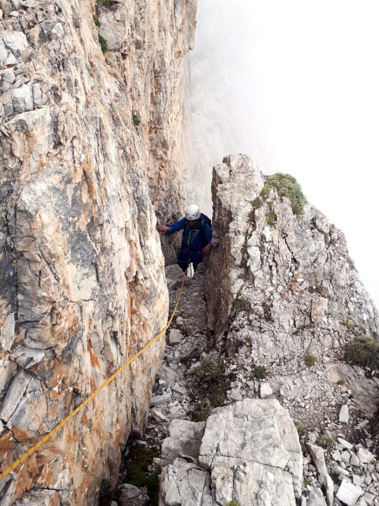 caratteristico passaggio in camino / fessura del penultimo facile tiro