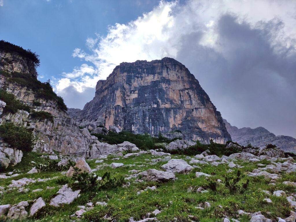 Siamo finalmente in vista dello spallone Irene: questo è il suo versante nord-ovest