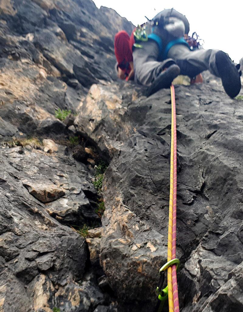 La prima rimontina sul secondo tiro della via del Pesce