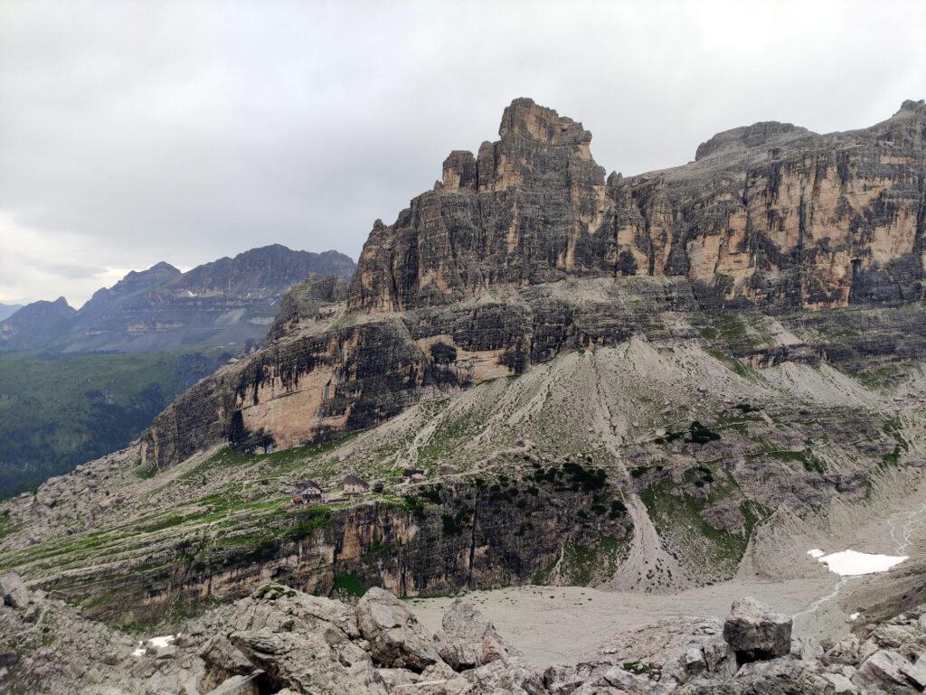 Eccoci in vista del Tuckett! Ma bisogna ancora aggirare la valletta che ci separa