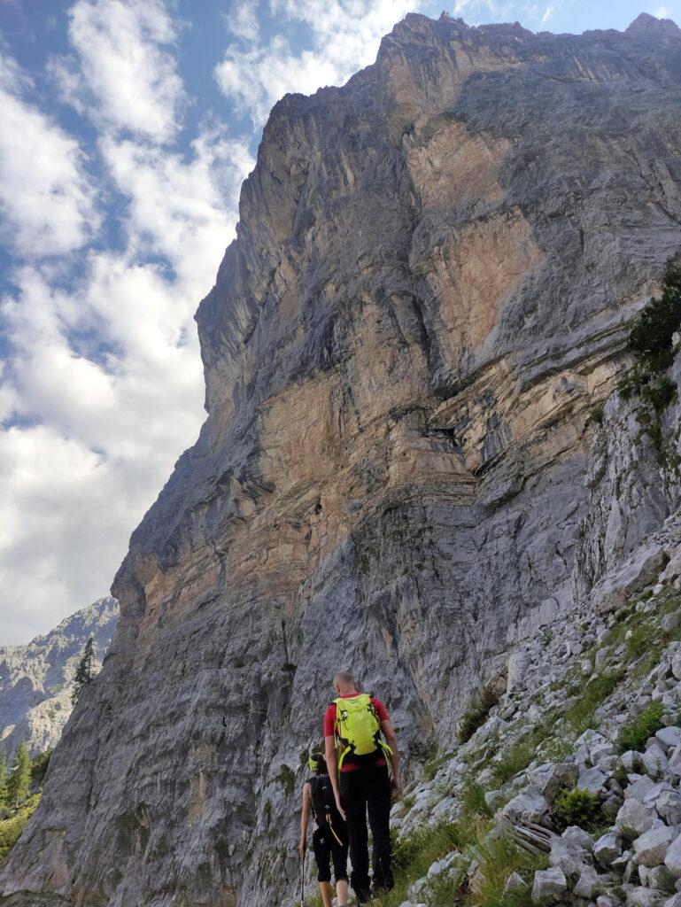 le imponenti pareti del Dosson di Fracingli