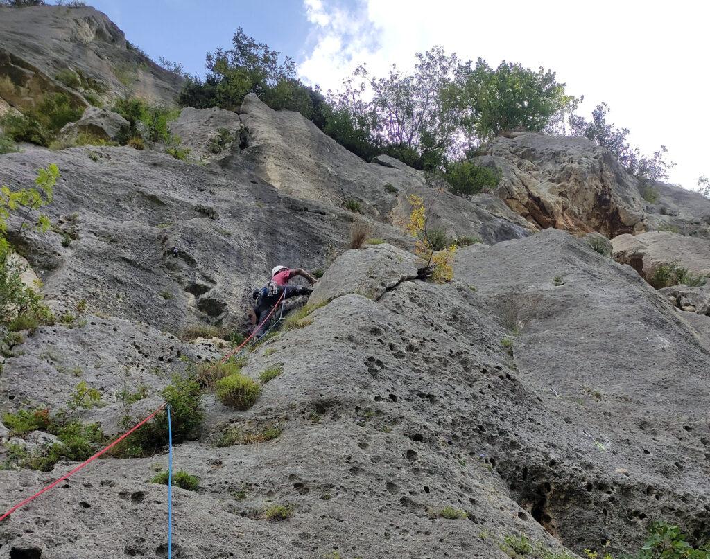 la facile rampa di III sul primo tiro