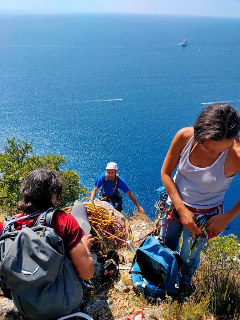 La cordata Gab, Erica e Max all'uscita dell'ultimo tiro