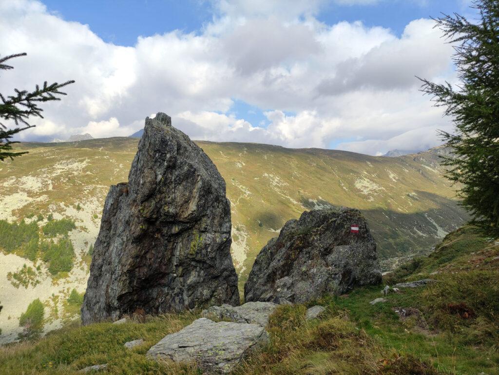 2 menhir al termine del primo salto pendente. Così....mi piacevano ;)