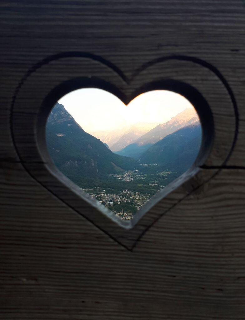 e qui ci siamo spostati. Siamo a Pianazzola, frazione di Chiavenna, dove ci fermeremo per cena