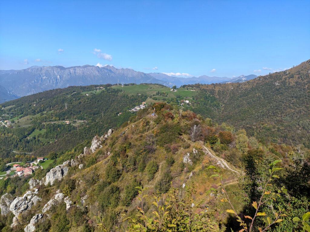 Vista del punto dove è posizionata la big bench dalla cima del monte Corno