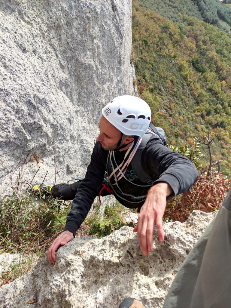 cercando di scansare la verdura sul terzo tiro