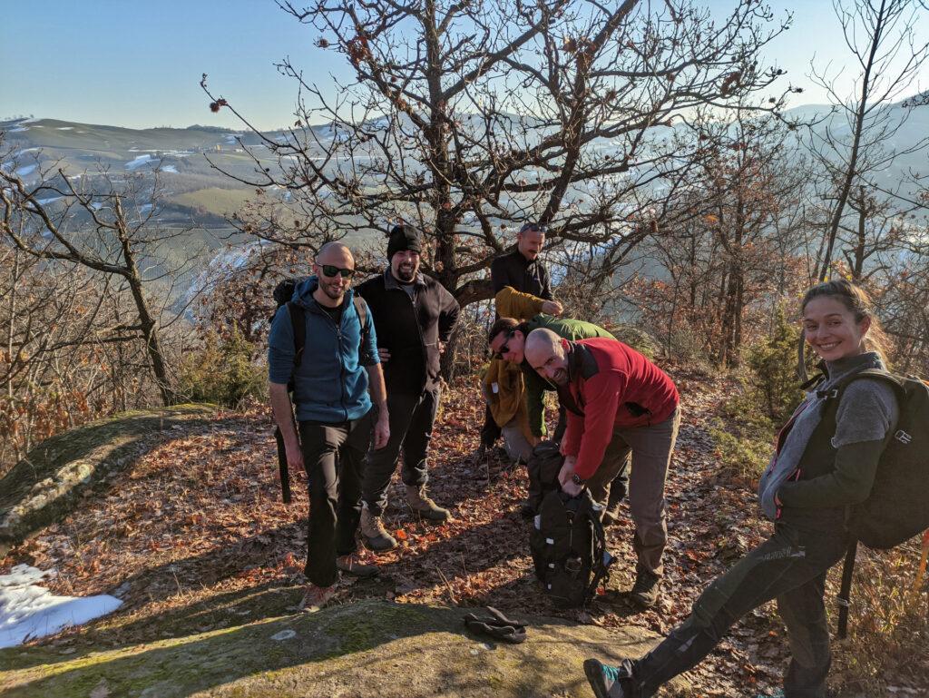 Foto del nostro folto gruppo di oggi: siamo qui per passeggiare, ma soprattutto per festeggiare il compleanno di Max!