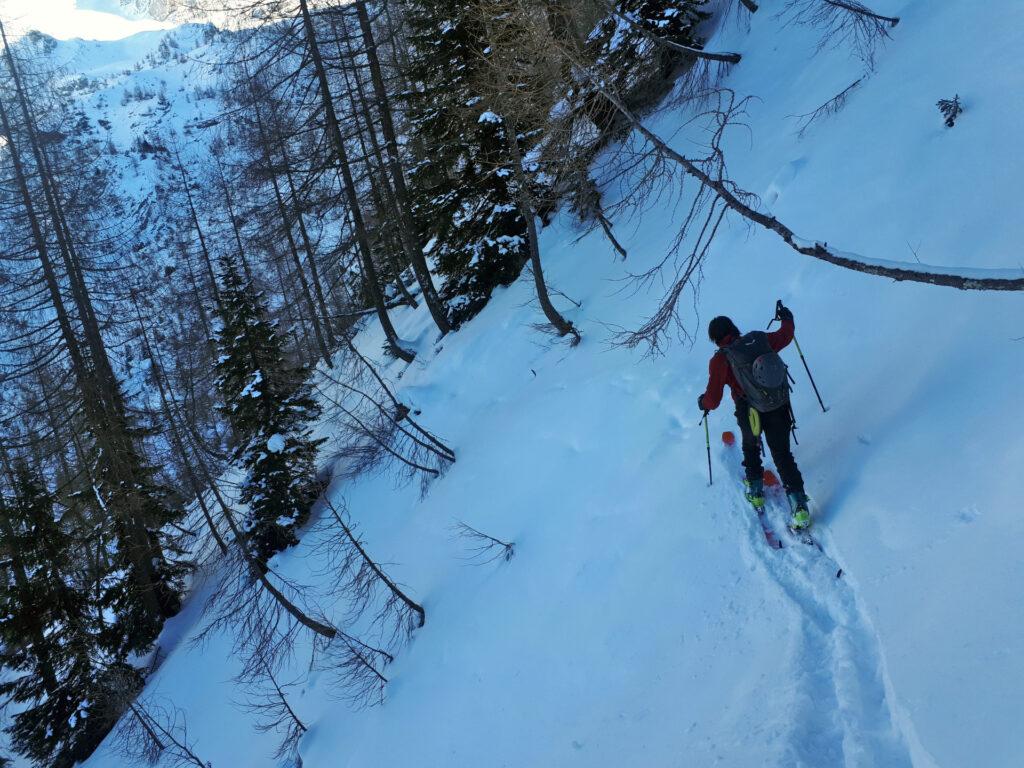 il traverso non proprio rassicurante che abbiamo tracciato, per raggiungere la Val Gelada