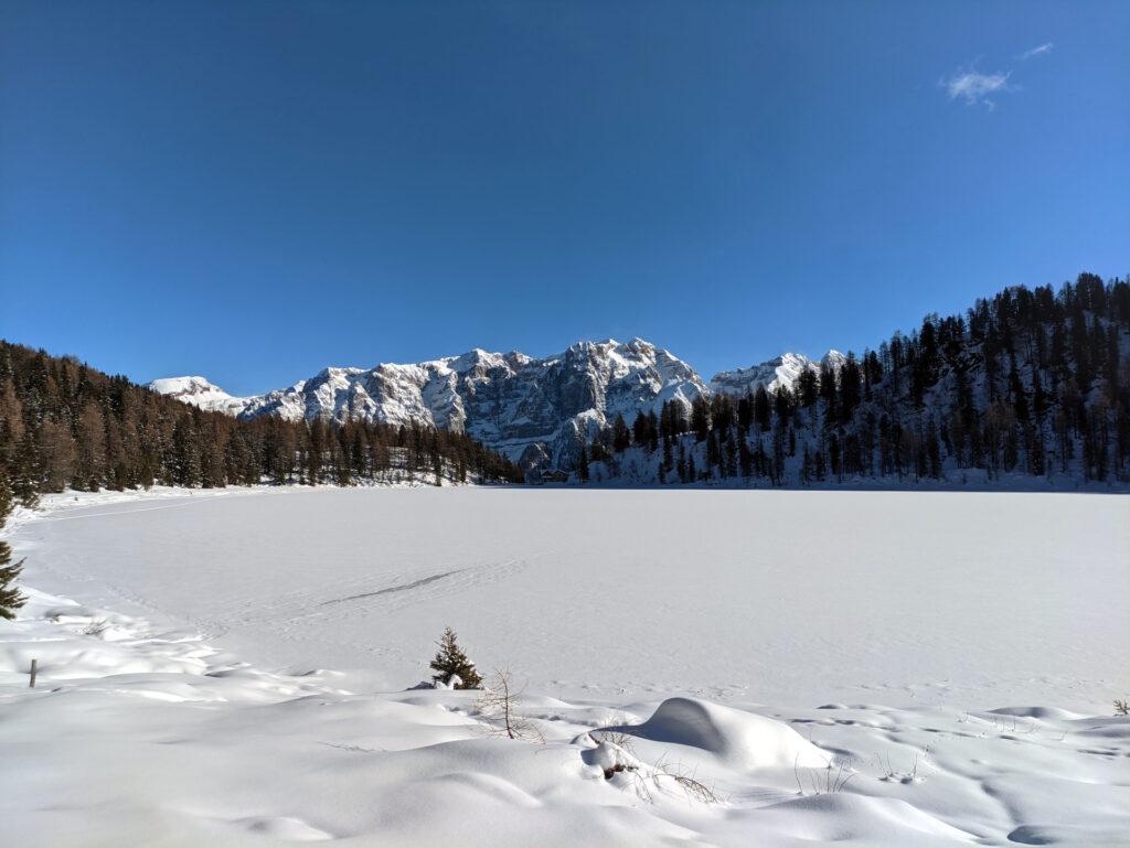 siamo arrivati dall'altra parte del lago, dietro di noi un Brenta super!