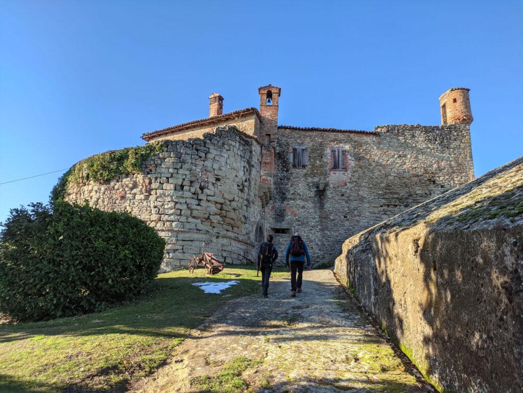 La Rocca è una costruzione molto antica in pietra, comunque tenuta bene e parzialmente ristrutturata