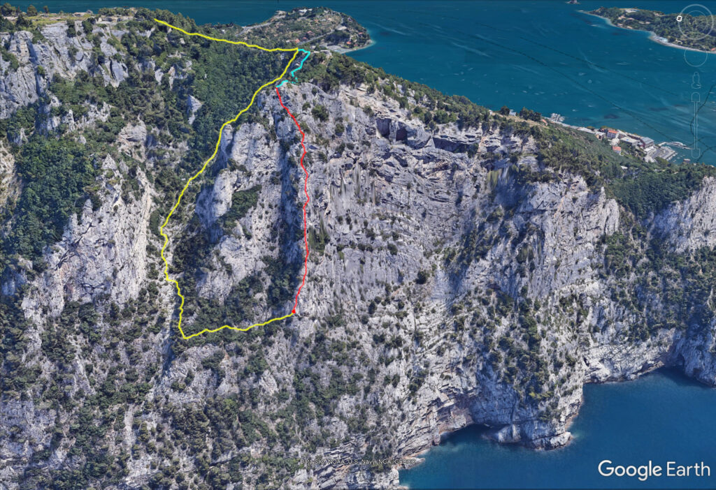 Mappa indicativa del percorso: in giallo l'avvicinamento, in rosso la via, in azzurro la discesa