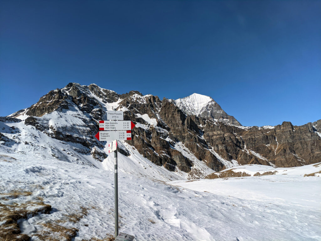 Eccoci al passo delle Possette! Da qui si inizia a godere della vista sulla parete sud est del Monte Leone