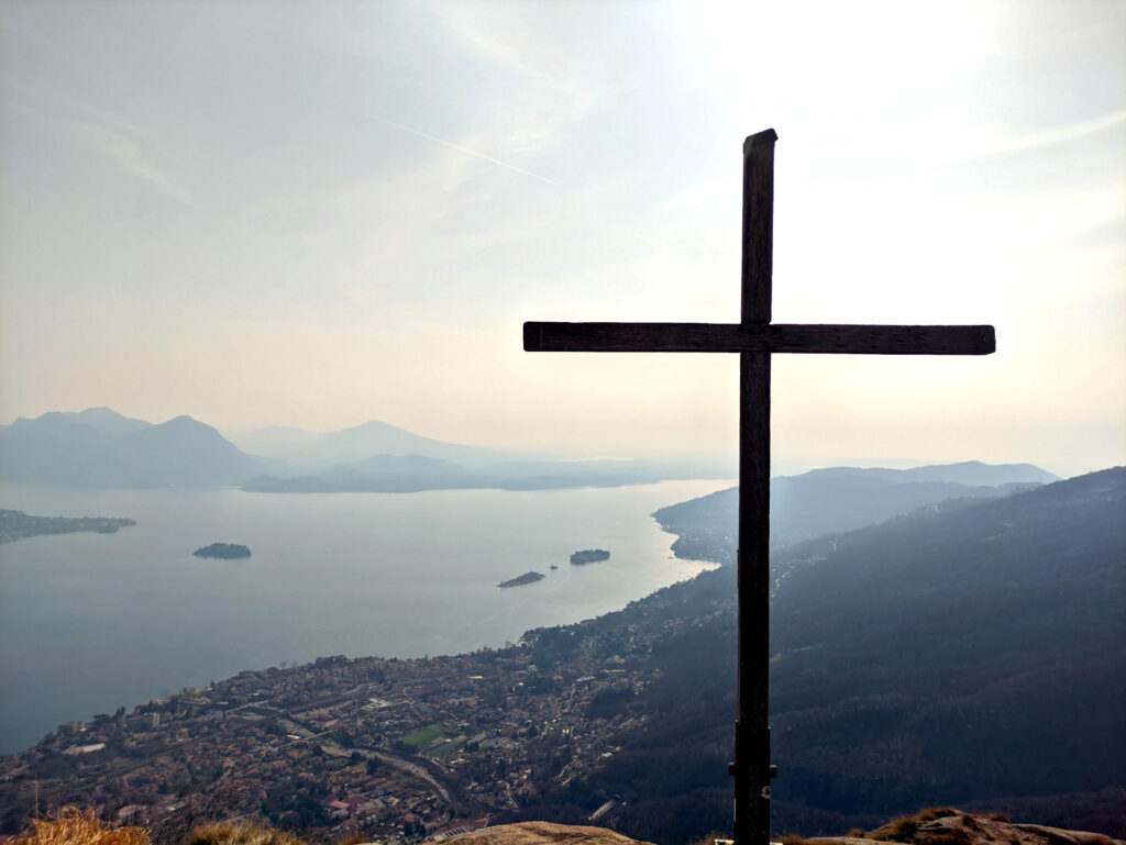 Vista dalla cima del Monte Camoscio. Oggi purtroppo le foto dei panorami non verranno benissimo perché c'è un po' di foschia